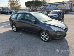 Grigio Usata 2009 Ford Focus Station wagon | 1800 € (Buon prezzo)