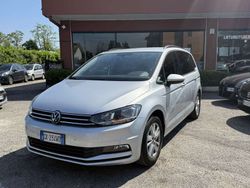 Argento Usata 2022 VW Touran Executive Monovolume | 26.000 € (Buon prezzo)