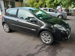 Usata 2011 Renault Clio II Tre volumi | 3700 € (Buon prezzo)