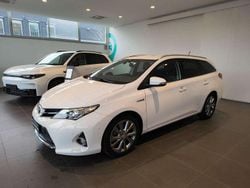 Bianco Usata 2015 Toyota Auris Hybrid Lounge Station wagon | 10.900 € (Buon prezzo)