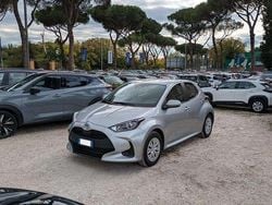 Grigio Usata 2025 Toyota Yaris Hybrid Tre volumi | 17.900 € (Super prezzo)