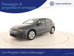 Dolphin grey metallizzato Usata 2023 VW Golf VIII R-line Tre volumi | 31.400 € (Buon prezzo)