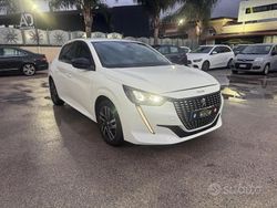 Bianco Usata 2023 Peugeot 208 Allure Due volumi | 13.498 € (Super prezzo)