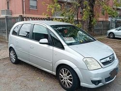 Grigio Usata 2010 Opel Meriva Monovolume | 5000 € (Molto cara)
