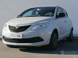 Argento pastello Usata 2018 Lancia Ypsilon Gold Due volumi | 8950 € (Buon prezzo)