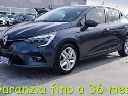 Grigio Usata 2022 Renault Clio V Business Tre volumi | 10.400 € (Ottimo prezzo)