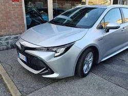Argento Usata 2021 Toyota Corolla Business Edition Station wagon | 14.790 € (Buon prezzo)