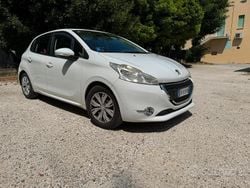 Usata 2013 Peugeot 208 Due volumi | 4500 € (Buon prezzo)
