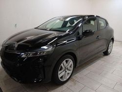 Nero Nuova 2025 Renault Clio V Evolution Tre volumi | 18.690 € (Buon prezzo)