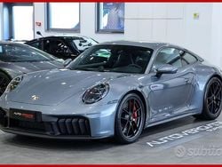 Grigio Nuova 2025 Porsche 992 Coupé | 210.000 € (Buon prezzo)