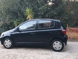 Nero Usata 2001 Toyota Yaris Due volumi | 1900 €