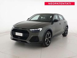 Nero mito metallizzato Nuova 2025 Audi A1 Business Tre volumi | 35.100 € (Molto cara)