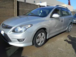 Argento Usata 2011 Hyundai i30 Comfort Station wagon | 3700 € (Buon prezzo)