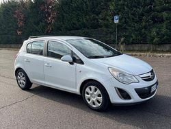 Bianco Usata 2012 Opel Corsa Edition Tre volumi | 3700 € (Buon prezzo)