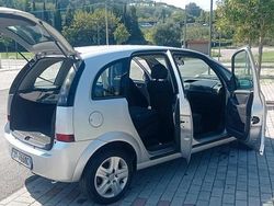 Argento Usata 2009 Opel Meriva Monovolume | 4200 € (Cara)