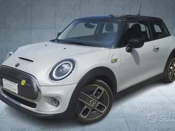 Argento / metallizzato Usata 2020 Mini Cooper SE Due volumi | 19.900 € (Molto cara)