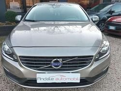 Grigio Usata 2015 Volvo V60 Momentum Station wagon | 9500 € (Buon prezzo)