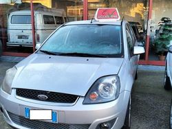 Argento Usata 2006 Ford Fiesta Titanium Due volumi | 3800 € (Cara)