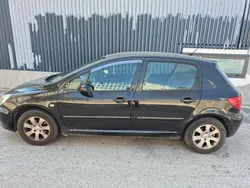 Usata 2004 Peugeot 307 Tre volumi | 1100 € (Buon prezzo)