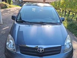 Grigio Usata 2003 Toyota Corolla Verso Monovolume | 2800 €