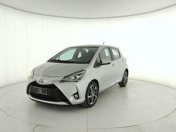 Argento Usata 2017 Toyota Yaris Hybrid Style Tre volumi | 12.800 € (Buon prezzo)