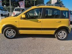 Giallo Usata 2009 Fiat Panda Climbing Tre volumi | 3700 € (Buon prezzo)