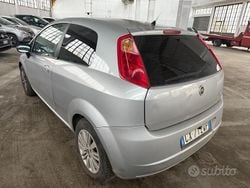 Beige Usata 2005 Fiat Punto Tre volumi | 1500 € (Ottimo prezzo)