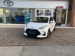 Bianco Usata 2022 Toyota Yaris Hybrid Trend Tre volumi | 18.500 € (Buon prezzo)