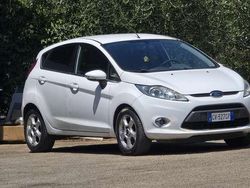 Usata 2010 Ford Fiesta Titanium Due volumi | 7000 € (Molto cara)