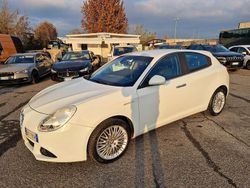 Bianco Usata 2012 Alfa Romeo Giulietta Distinctive Tre volumi | 5000 € (Buon prezzo)