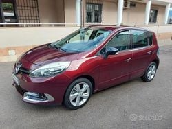 Rosso Usata 2014 Renault Scénic III XMOD Monovolume | 6500 € (Buon prezzo)