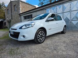 Bianco Usata 2012 Renault Clio IV Tre volumi | 5900 € (Buon prezzo)