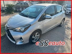 Grigio Usata 2016 Toyota Yaris Hybrid Tre volumi | 7900 € (Super prezzo)