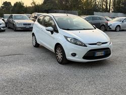 Bianco Usata 2008 Ford Fiesta Tre volumi | 3800 € (Buon prezzo)