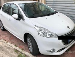 Usata 2015 Peugeot 208 Due volumi | 8900 € (Molto cara)