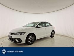 Bianco Usata 2023 VW Polo Life Tre volumi | 16.700 € (Buon prezzo)
