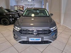 Grigio grafite metallizzato Usata 2022 VW T-Roc Life SUV | 18.899 € (Ottimo prezzo)