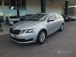 Argento Usata 2017 Skoda Octavia Executive Station wagon | 11.990 € (Buon prezzo)