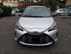 Grigio Usata 2019 Toyota Yaris Hybrid Business Edition Tre volumi | 10.950 € (Ottimo prezzo)