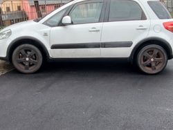 Bianco Usata 2010 Suzuki SX4 Tre volumi | 5500 € (Buon prezzo)