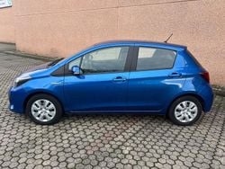 Blu Usata 2016 Toyota Yaris Hybrid Active Tre volumi | 9700 € (Buon prezzo)