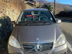 Grigio Usata 2010 Mercedes A160 Tre volumi | 4700 €