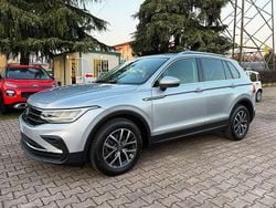 Argento Usata 2022 VW Tiguan SE SUV | 25.980 € (Ottimo prezzo)