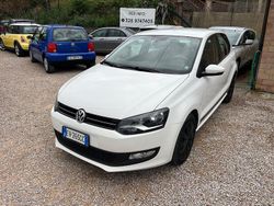 Bianco Usata 2014 VW Polo Comfortline Tre volumi | 5300 € (Buon prezzo)