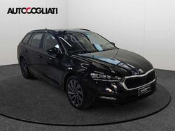 Nero tulipano perlato Usata 2023 Skoda Octavia Executive Station wagon | 19.900 € (Buon prezzo)