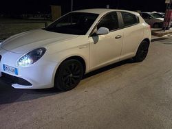 Bianco Usata 2017 Alfa Romeo Giulietta Tre volumi | 9500 € (Super prezzo)