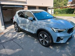 Usata 2024 Volvo XC40 SUV | 29.000 €