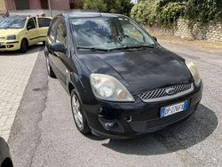 Usata 2008 Ford Fiesta Due volumi | 1500 € (Buon prezzo)
