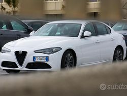 Bianco Usata 2016 Alfa Romeo Giulia Tre volumi | 18.000 € (Buon prezzo)