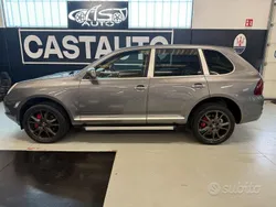 Grigio Usata 2004 Porsche Cayenne Turbo SUV | 18.500 € (Ottimo prezzo)